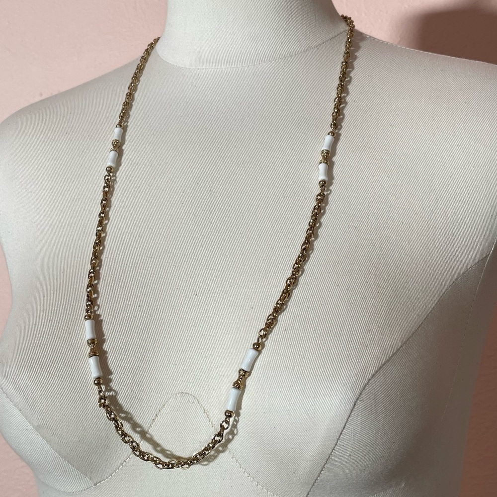 Vintage 70โs SARAH COVENTRY Gold Tone White Enamel Boho Abstract Preppy Necklace - Picture 11 of 11